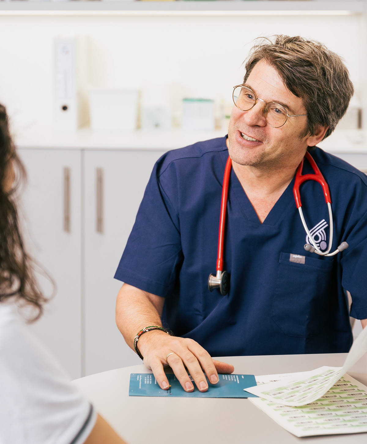 Medical Gespräch Suchterkrankung mit Dr. Florian Breitenecker von der Teampraxis im 6.